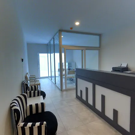 ホテル Lofts Luna 2*